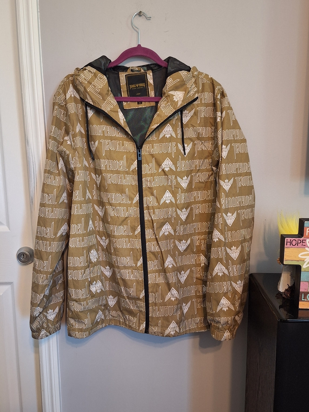 Jewel House Lightweight Hooded Windbreaker Jacket in Tan & White